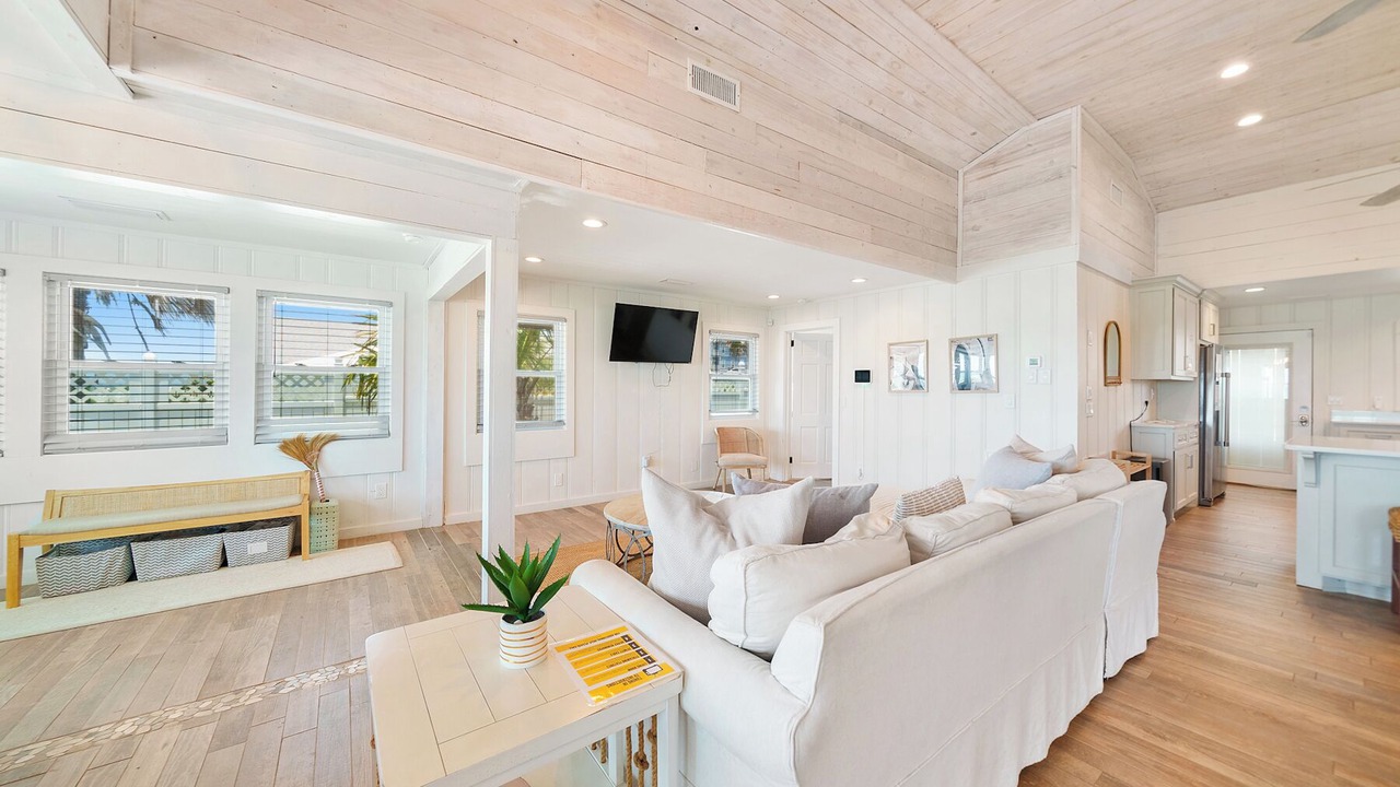 Photo of Livingroom in Bahama Beach