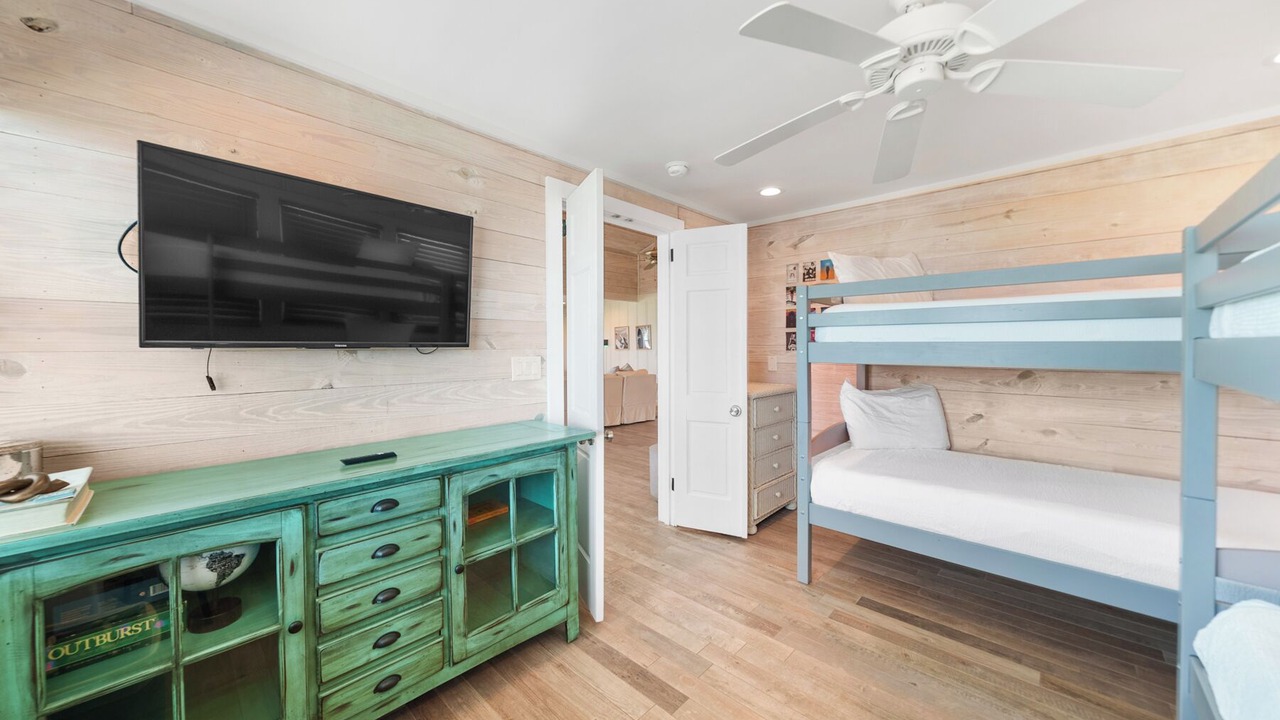 Photo of Bedroom in Bahama Beach