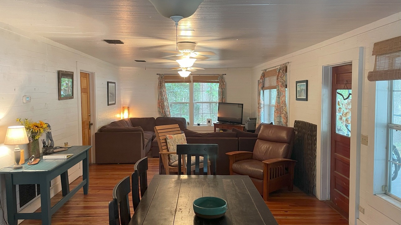 Photo of Livingroom in Panacea
