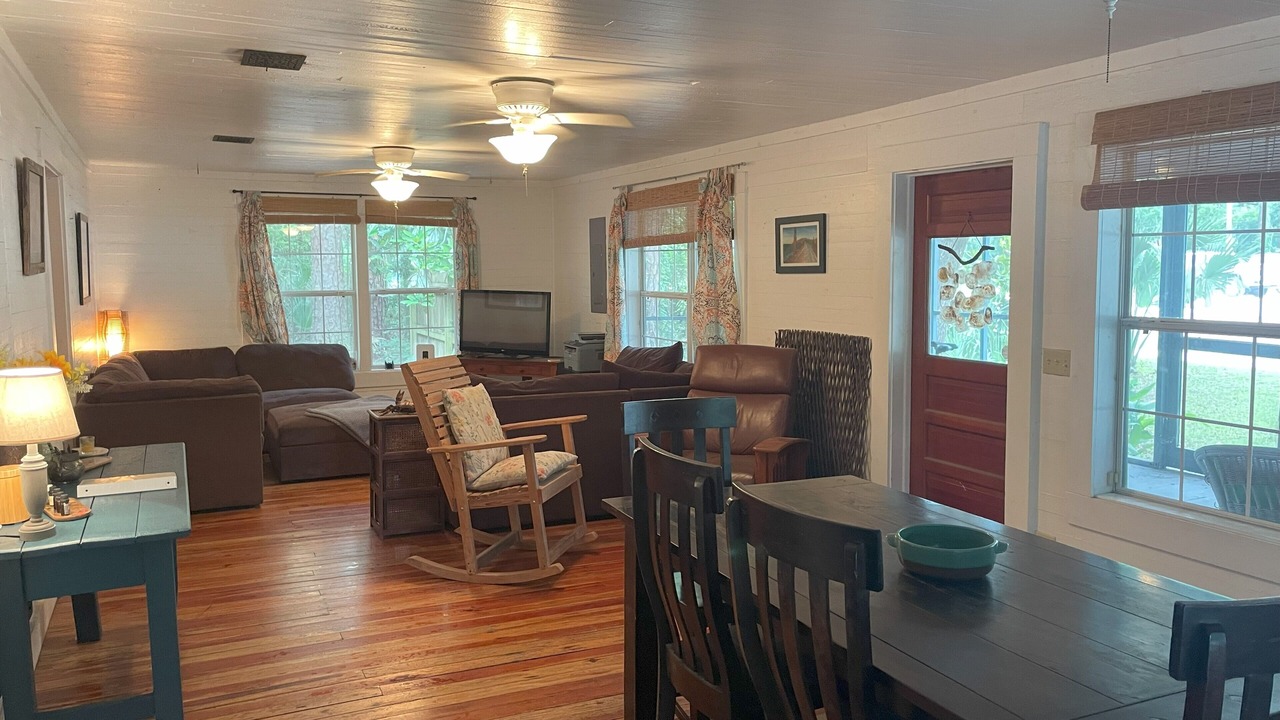 Photo of Livingroom in Panacea