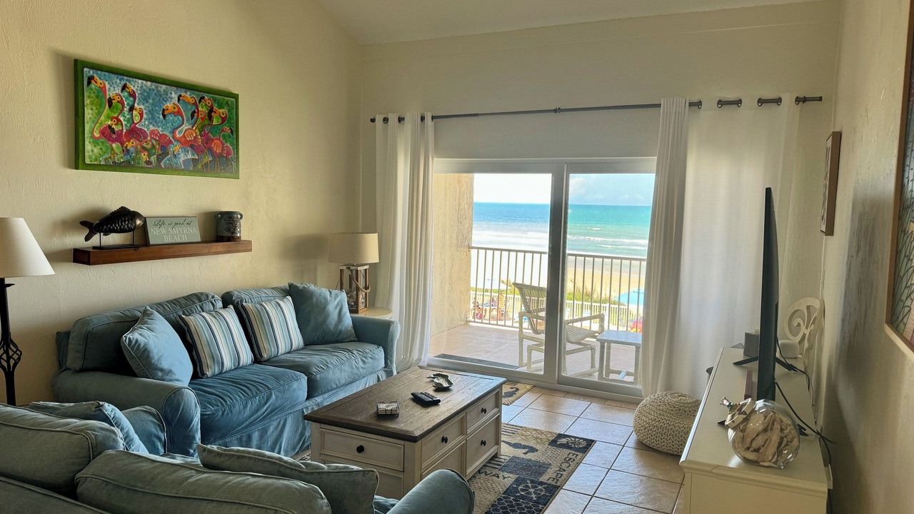 Photo of Livingroom in New Smyrna Beach