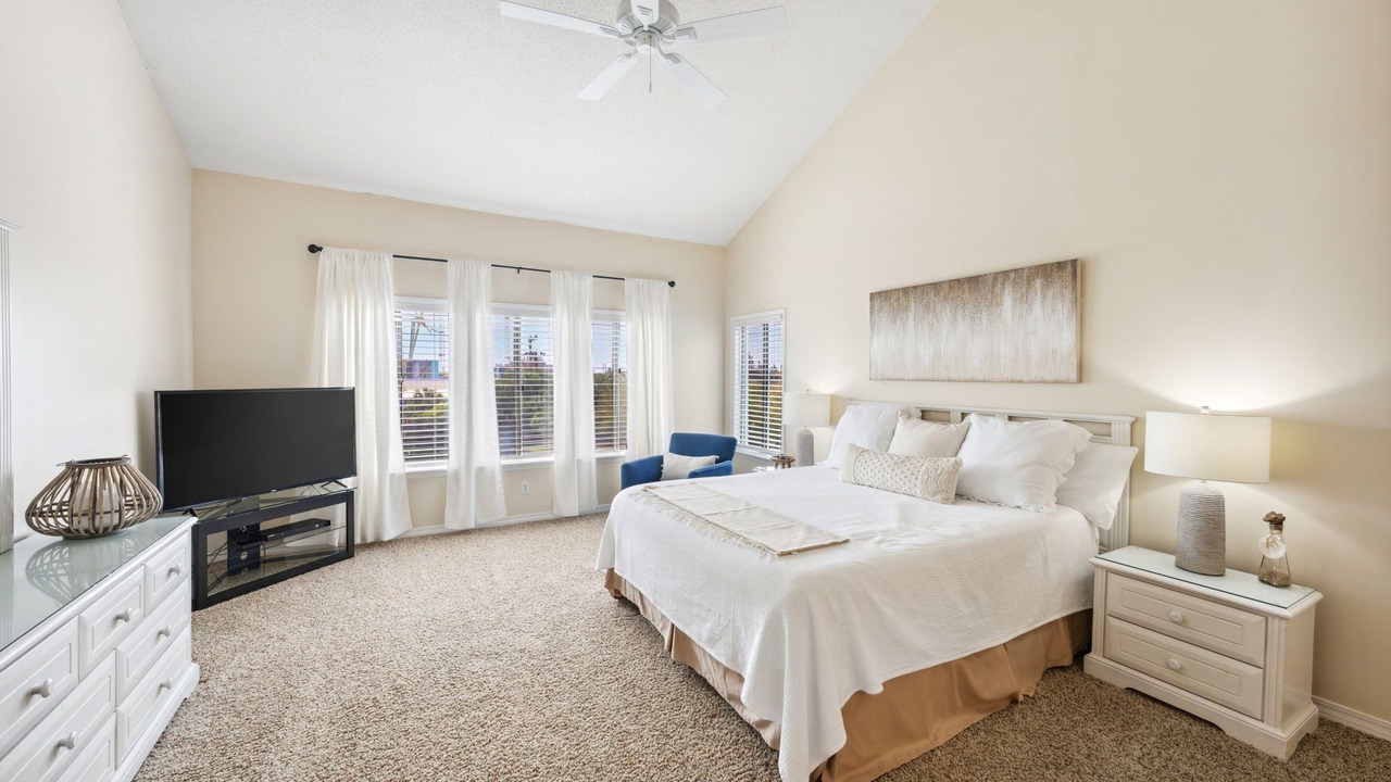 Photo of Bedroom in Upper Grand Lagoon