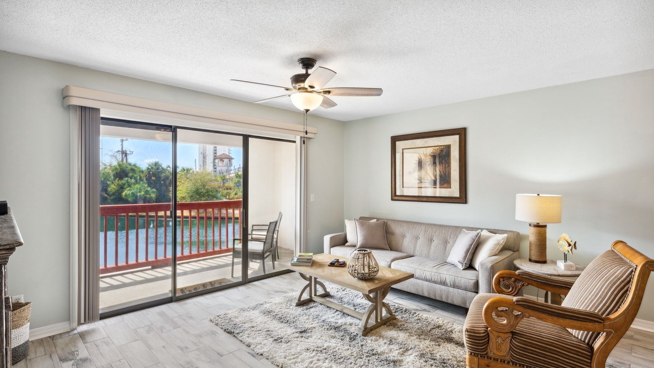 Photo of Livingroom in Upper Grand Lagoon