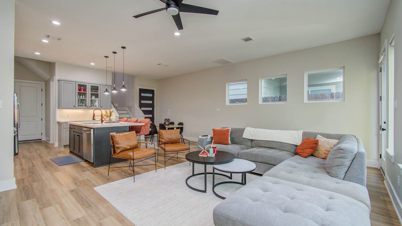 Photo of Livingroom in Northside
