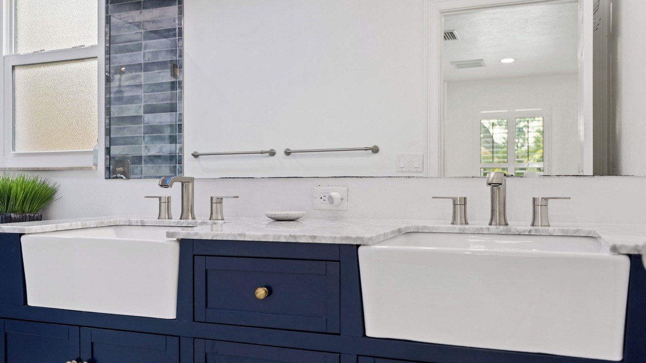 Photo of Bathroom in South Poinsettia