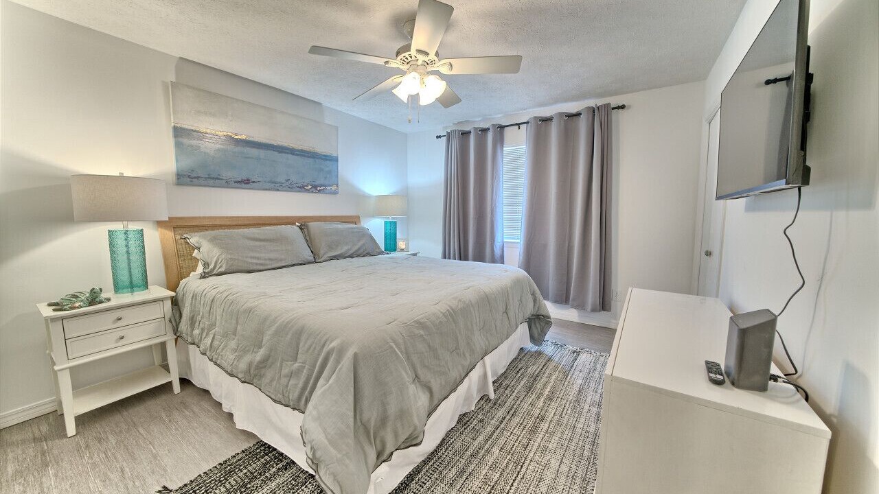 Photo of Bedroom in Riviera Beach