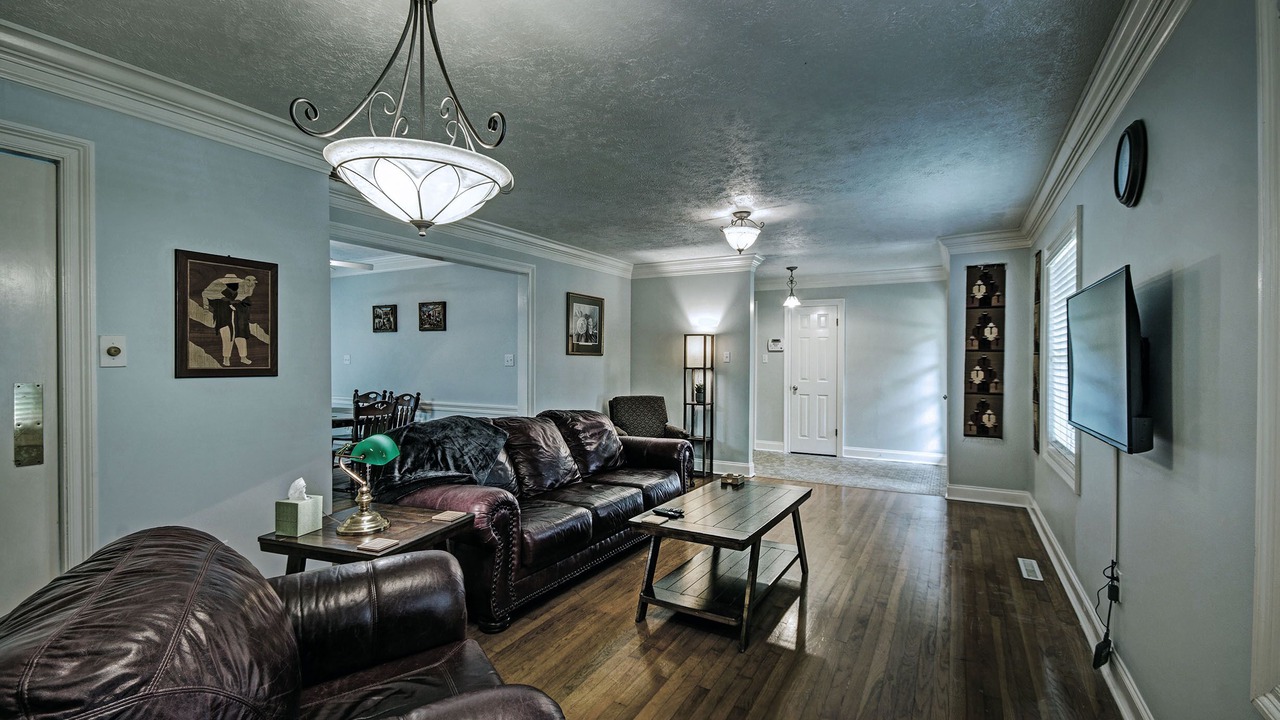 Photo of Livingroom in Tougaloo