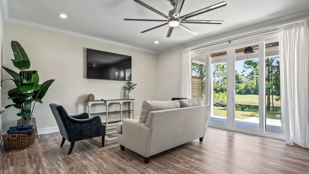 Photo of Livingroom in Carrabelle