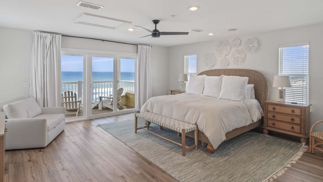 Photo of Bedroom in Laguna Beach Estates