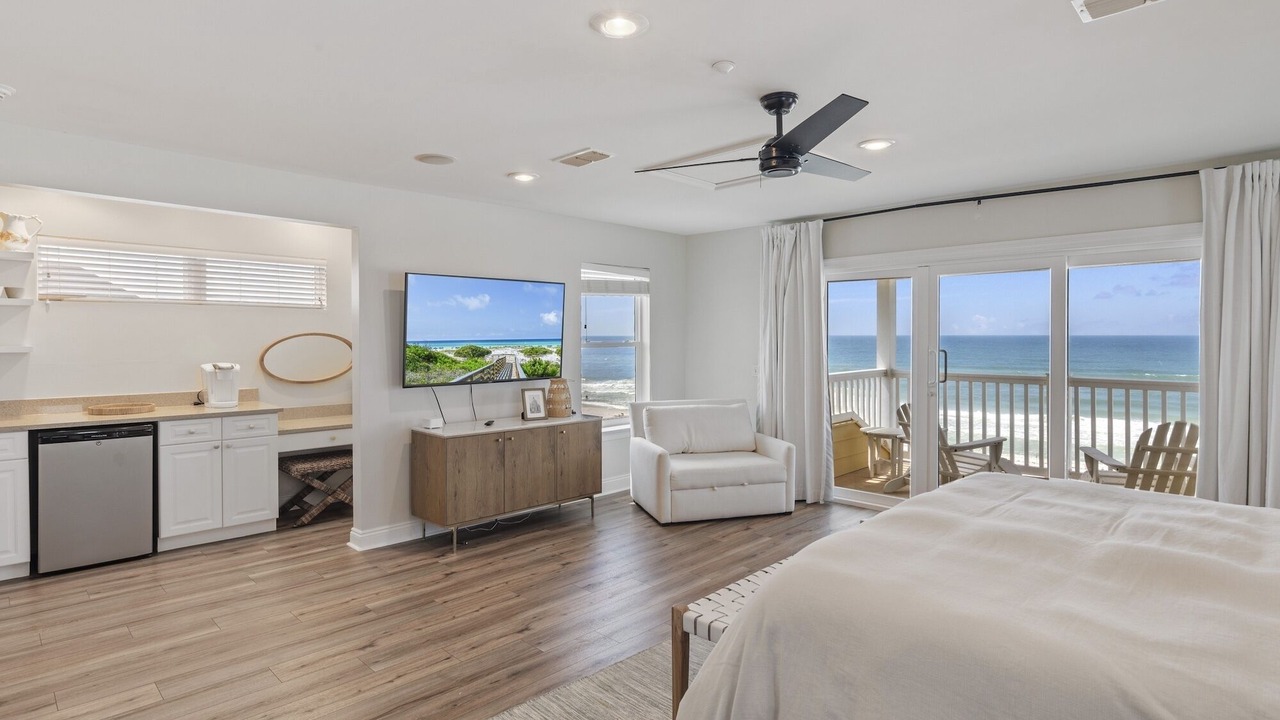 Photo of Bedroom in Laguna Beach Estates