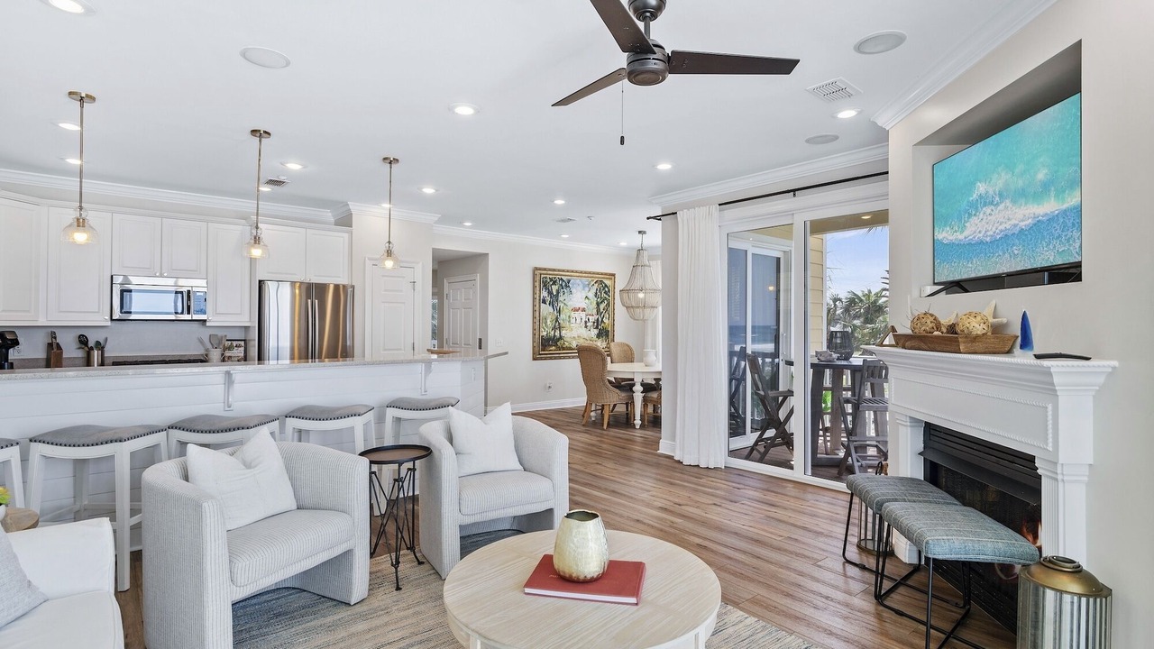 Photo of Livingroom in Laguna Beach Estates