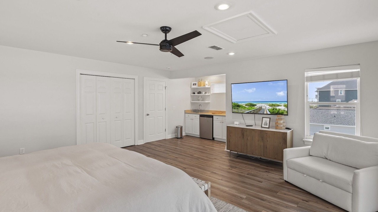 Photo of Bedroom in Laguna Beach Estates