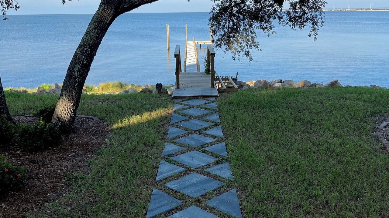 Photo of Others in Magnolia Bluffs