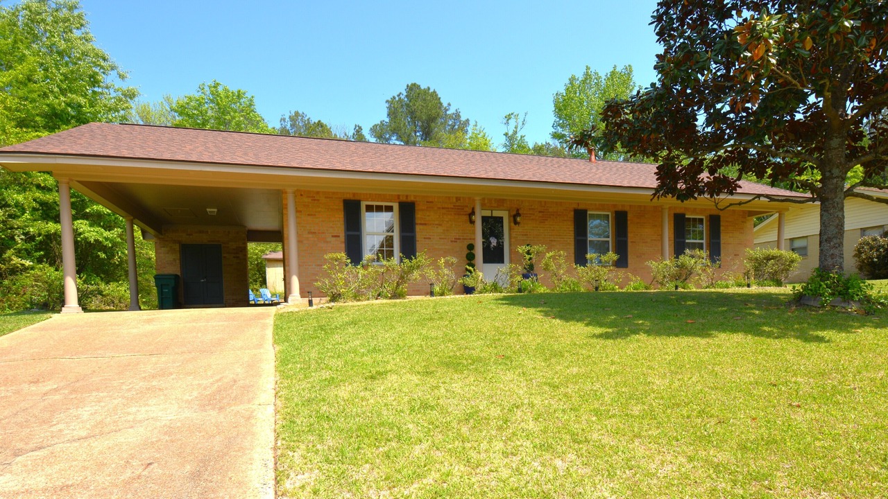 Photo of Outdoor in Tupelo