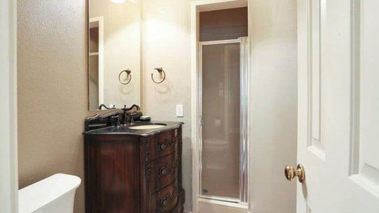 Photo of Bathroom in Madisonville