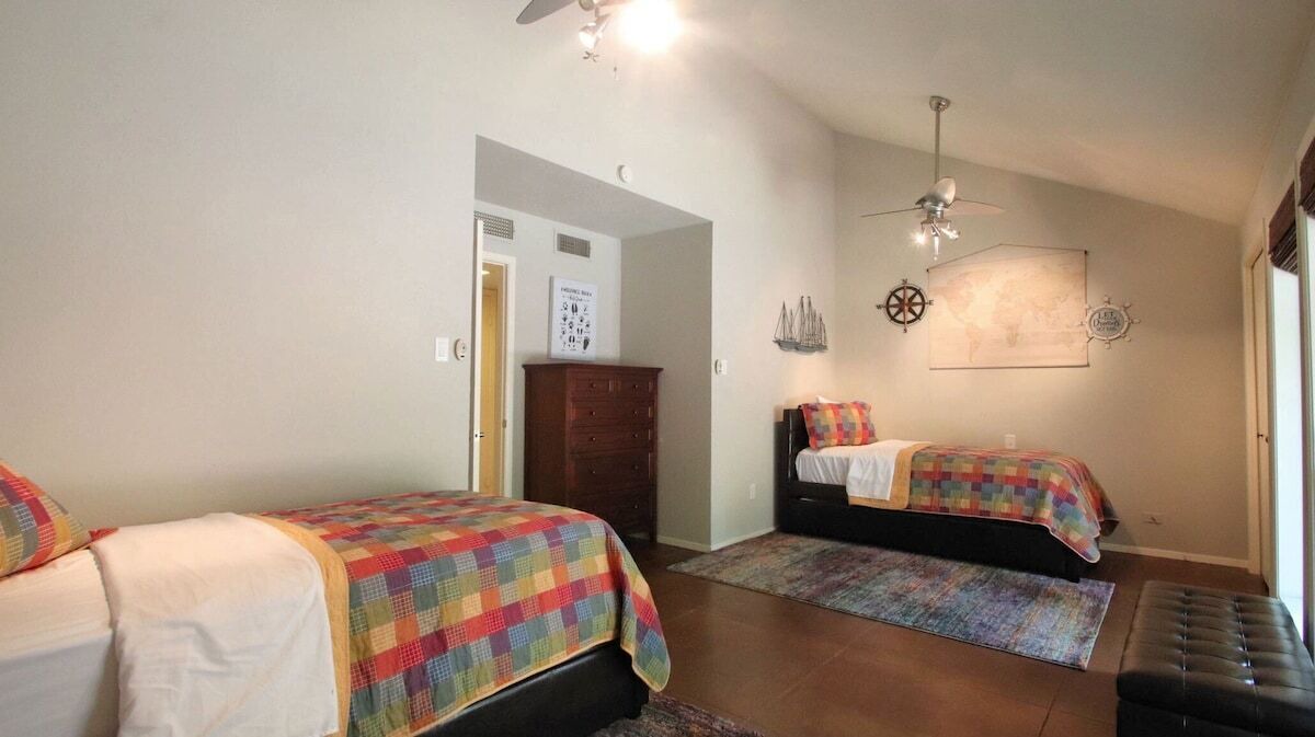 Photo of Bedroom in Holly Lake Ranch