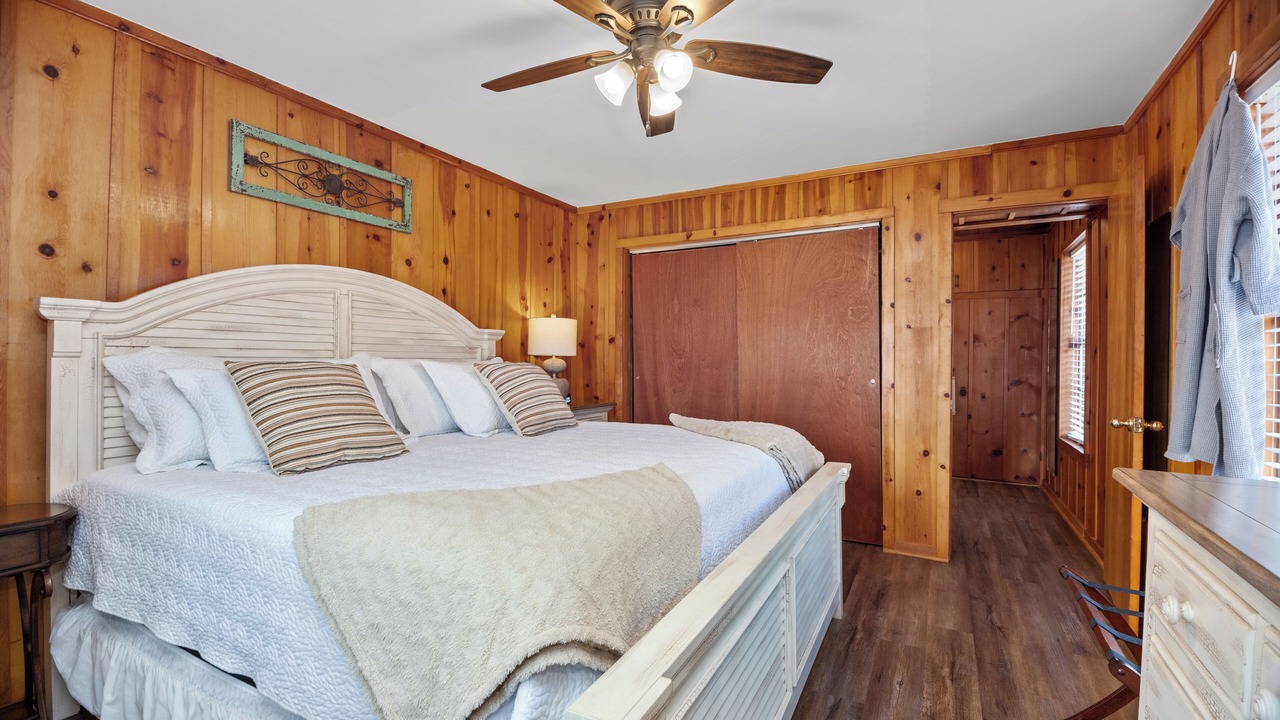 Photo of Bedroom in South Toledo Bend