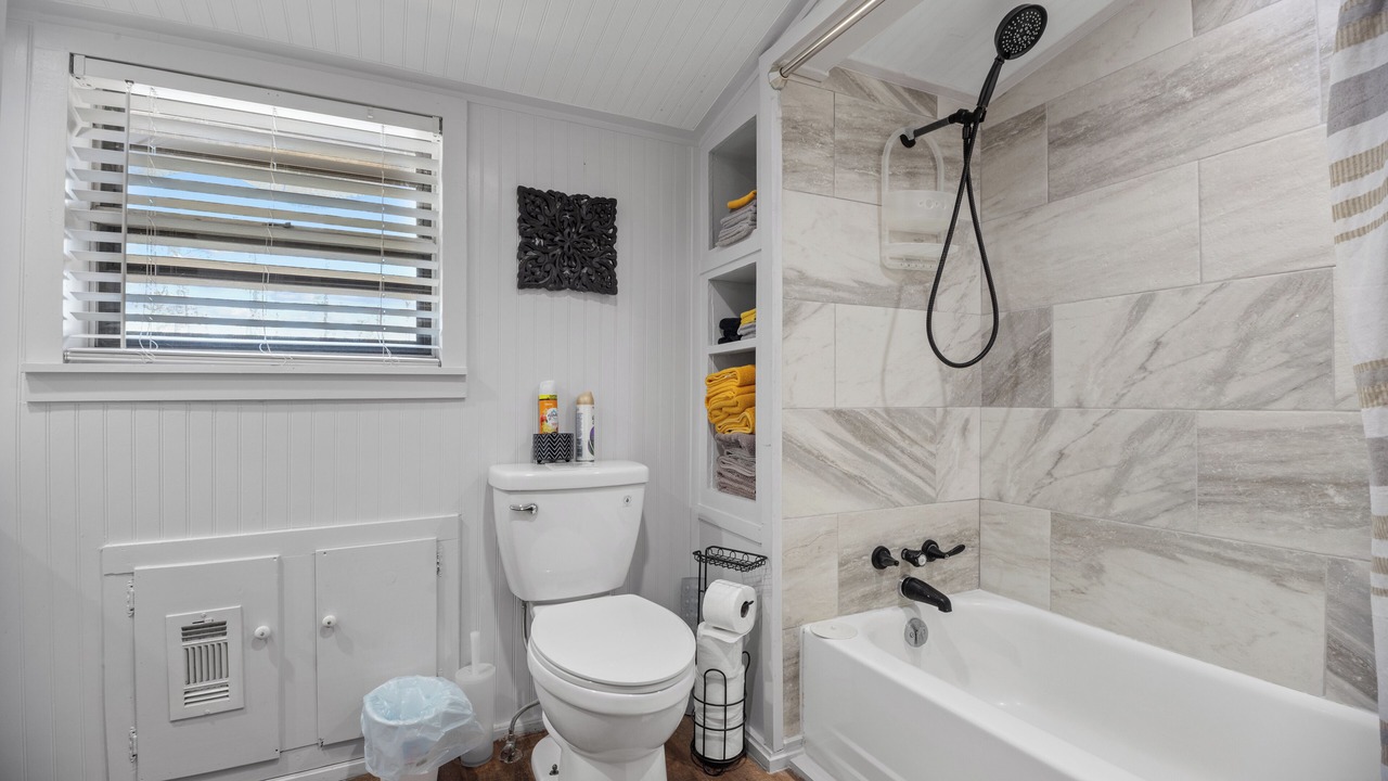 Photo of Bathroom in South Toledo Bend