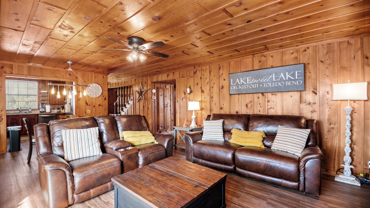 Photo of Livingroom in South Toledo Bend