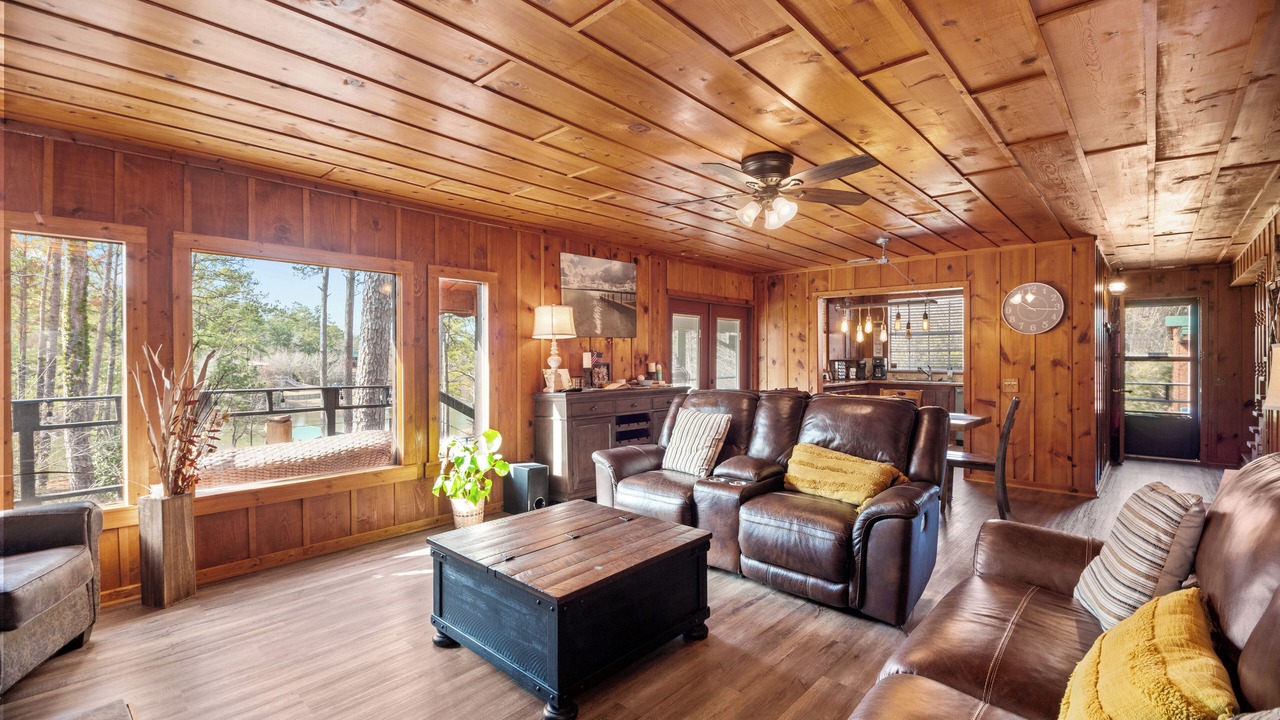 Photo of Livingroom in South Toledo Bend