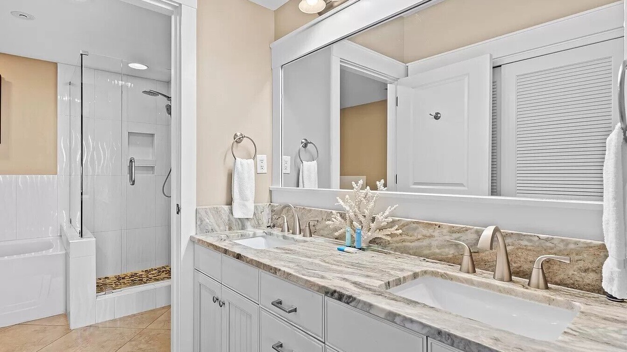 Photo of Bathroom in Villa Lago