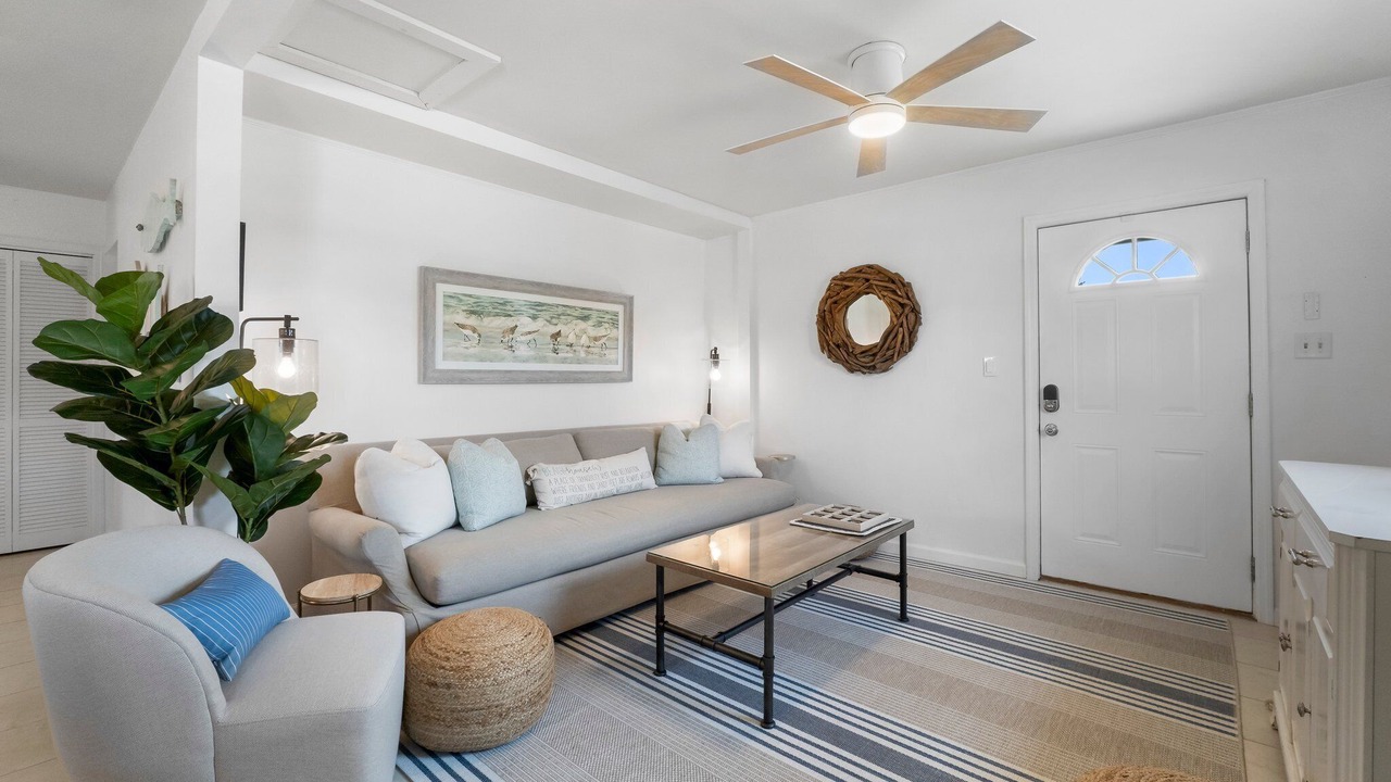 Photo of Livingroom in Kiska Beach