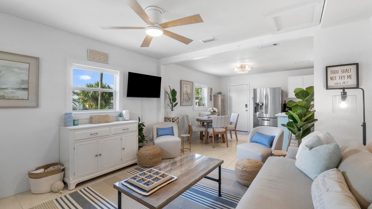 Photo of Livingroom in Kiska Beach