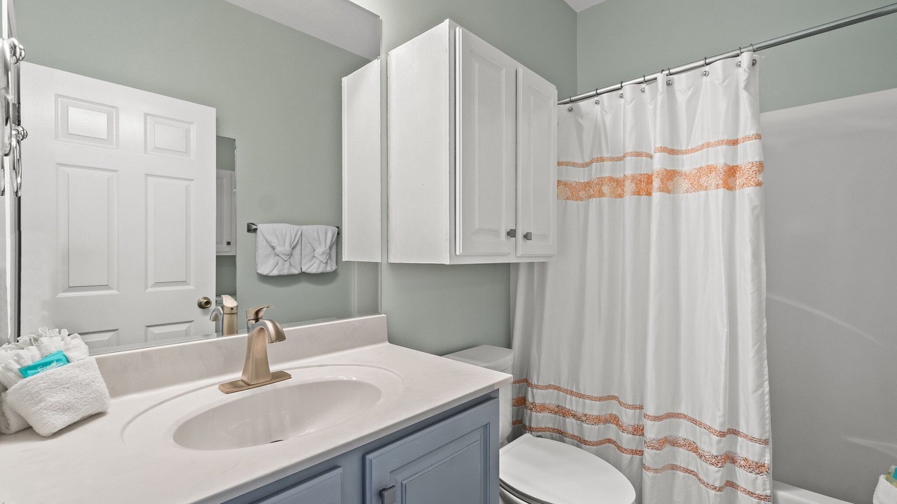 Photo of Bathroom in Avalon Beach Estates