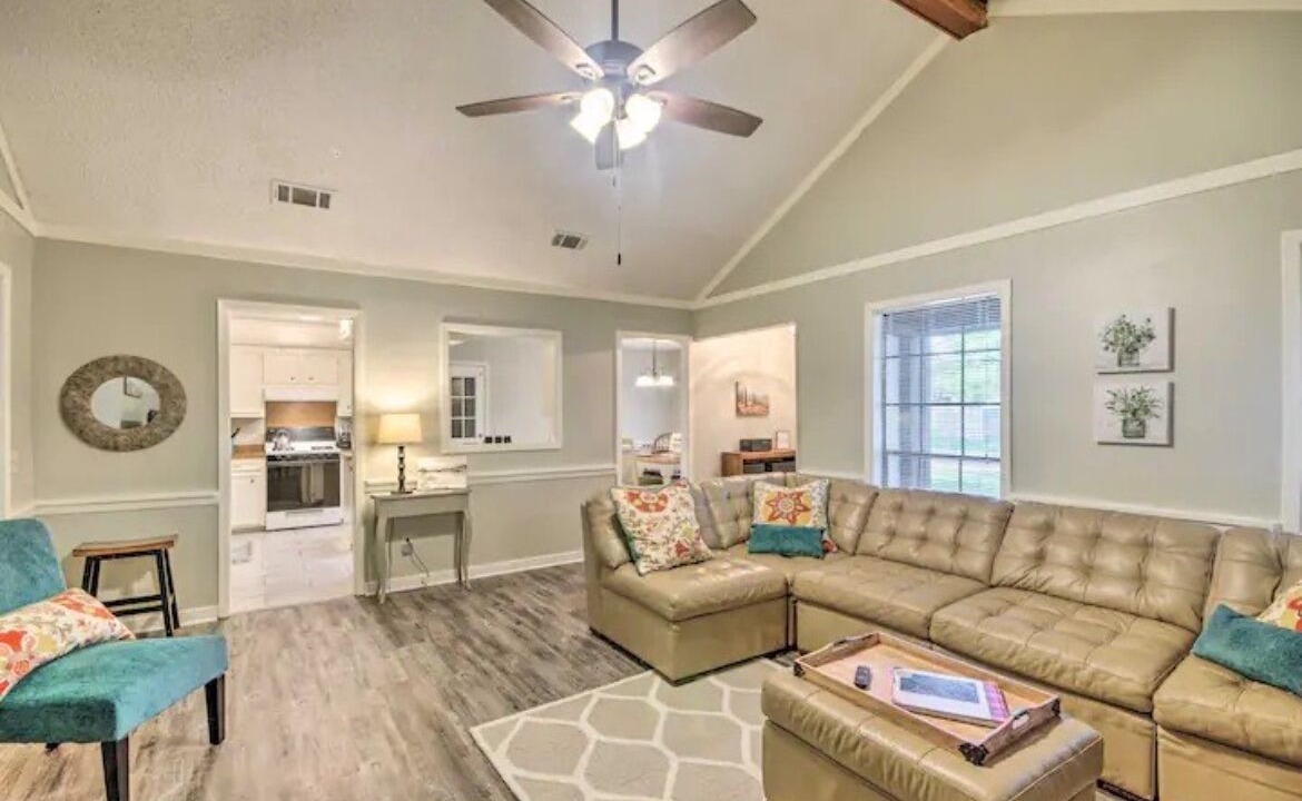 Photo of Livingroom in Flowood
