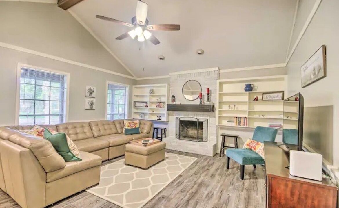 Photo of Livingroom in Flowood