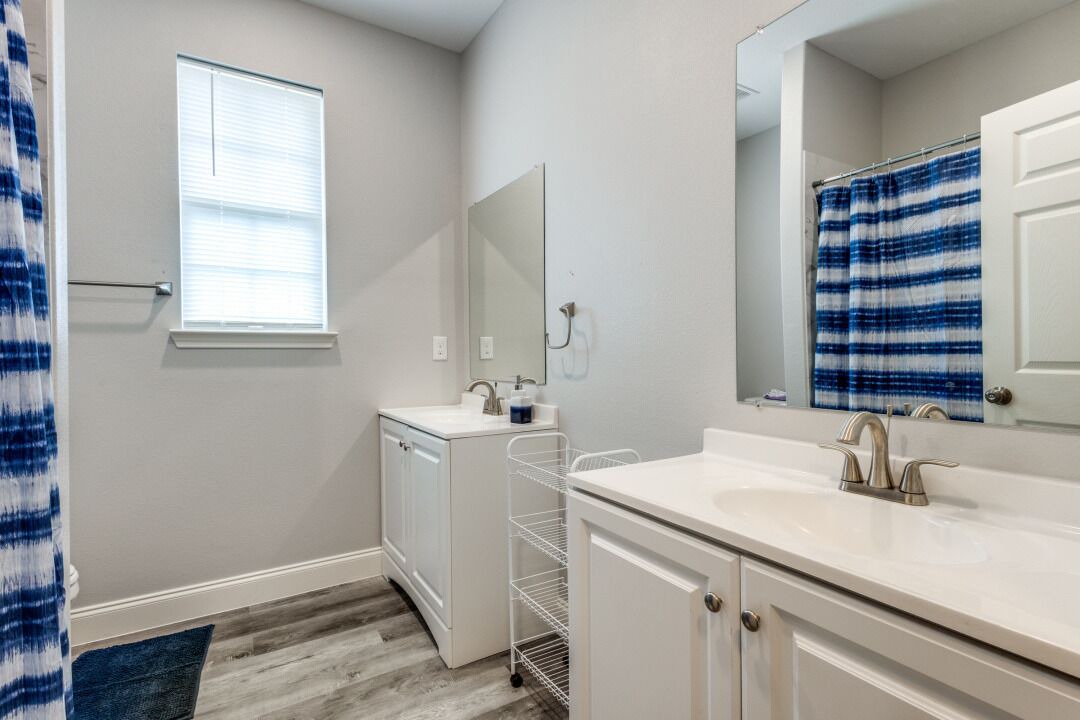 Photo of Bathroom in Commerce