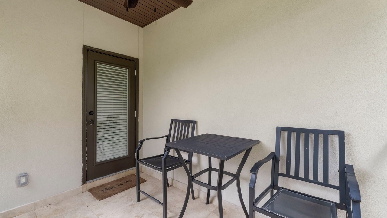 Photo of Patio Balcony in Villa Lago