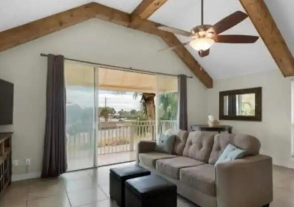 Photo of Livingroom in Clipper Cove