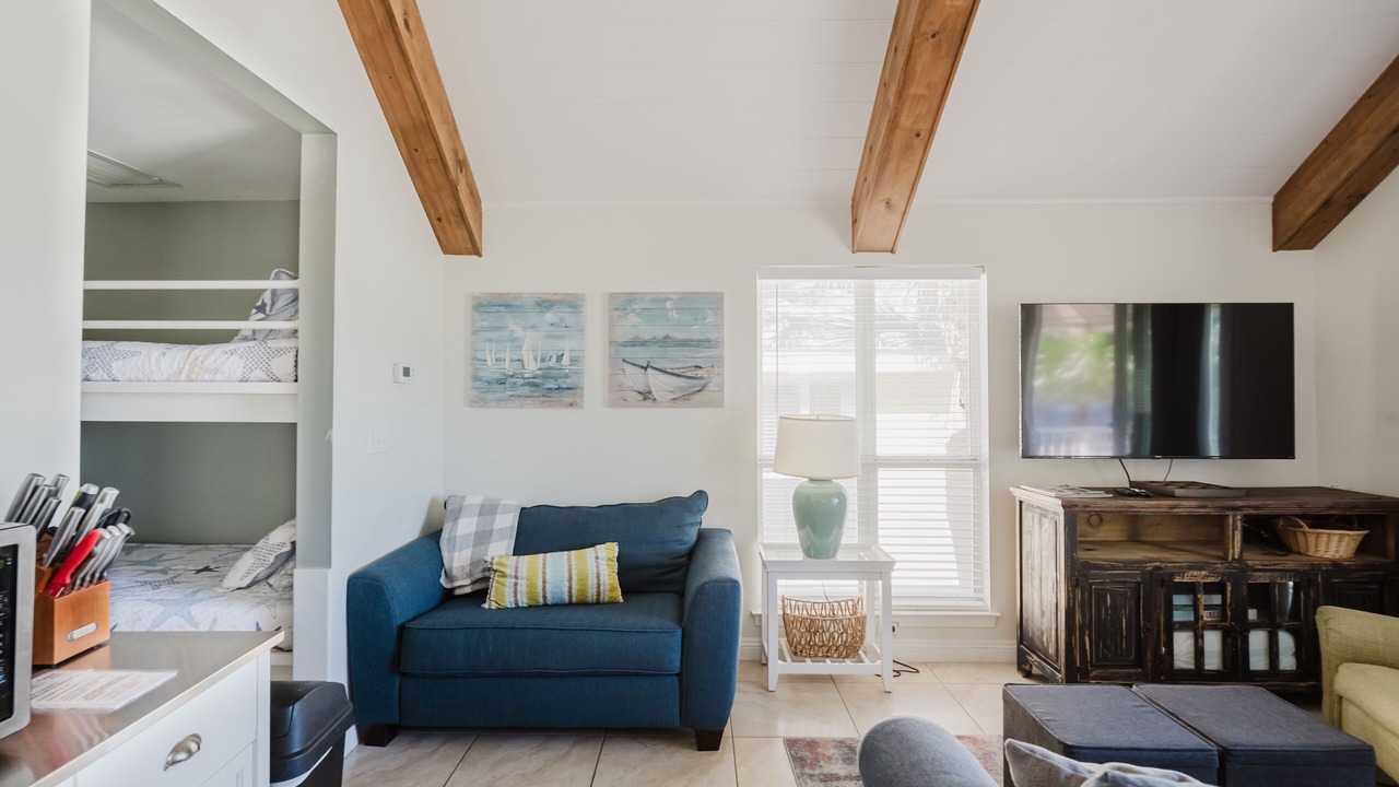 Photo of Livingroom in Clipper Cove
