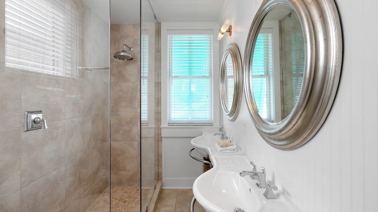 Photo of Bathroom in Sunnyside