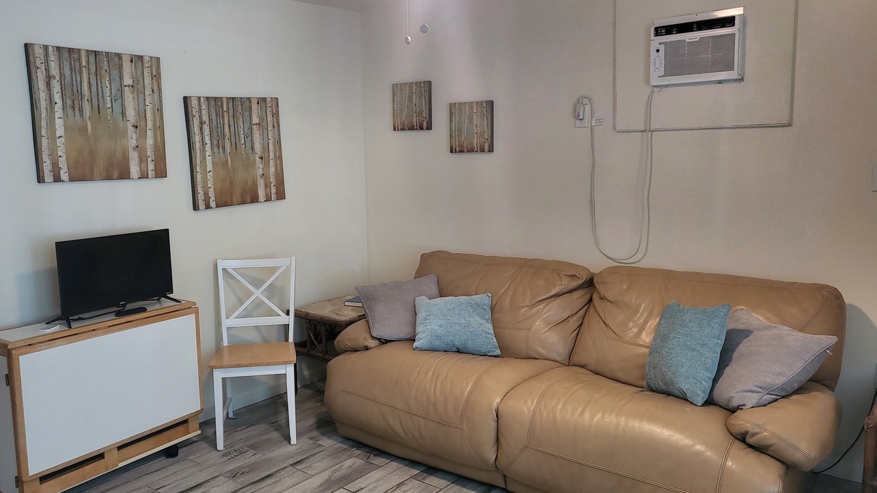 Photo of Livingroom in Bay VIew Addition