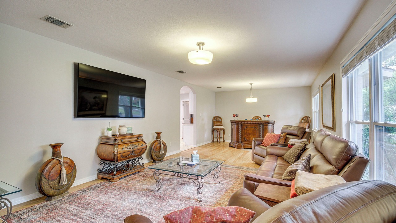Photo of Livingroom in Gulf Hills