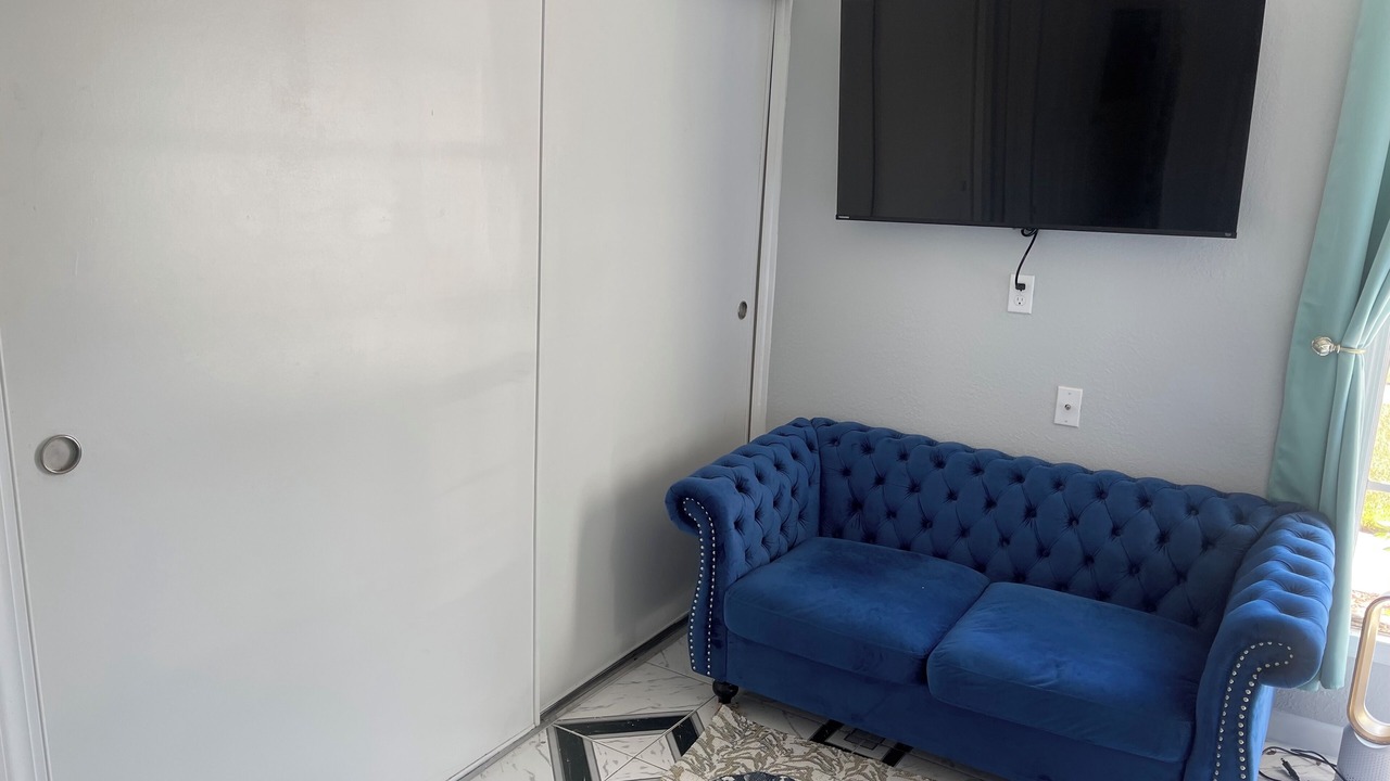 Photo of Livingroom in Jacksonville