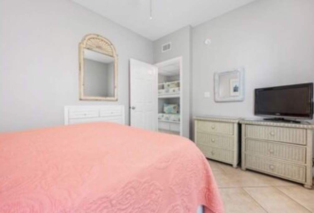 Photo of Bedroom in Crystal Shores
