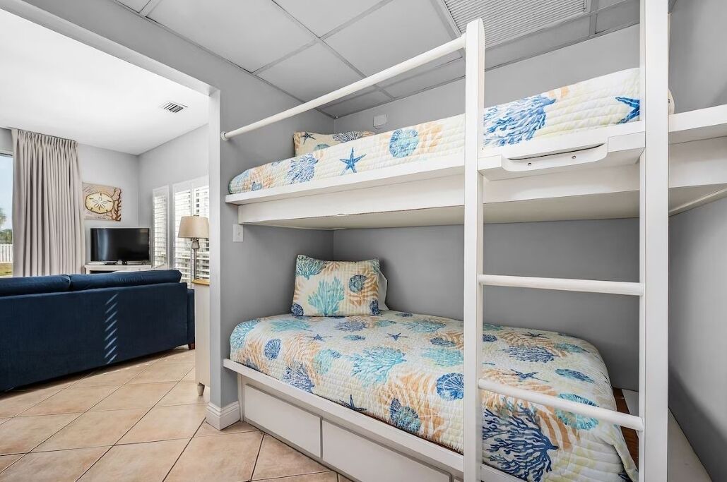 Photo of Bedroom in Crystal Shores