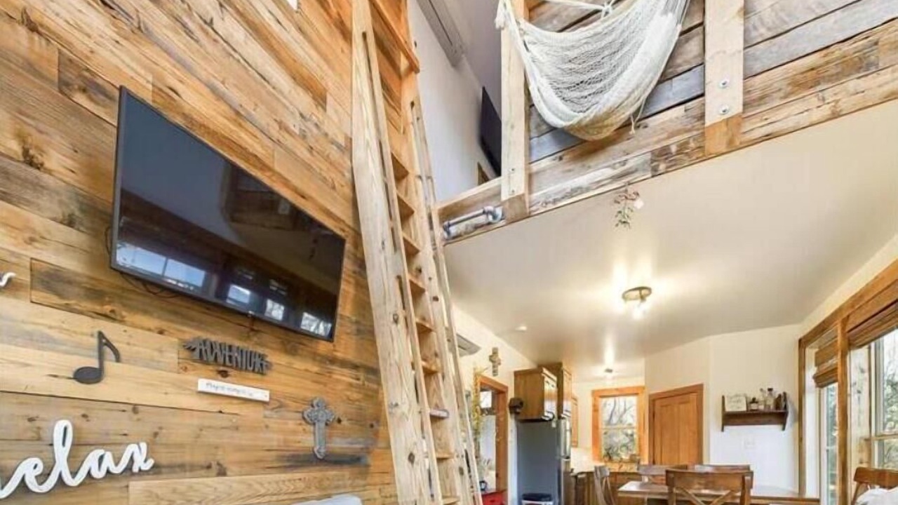 Photo of Livingroom in Youngsville