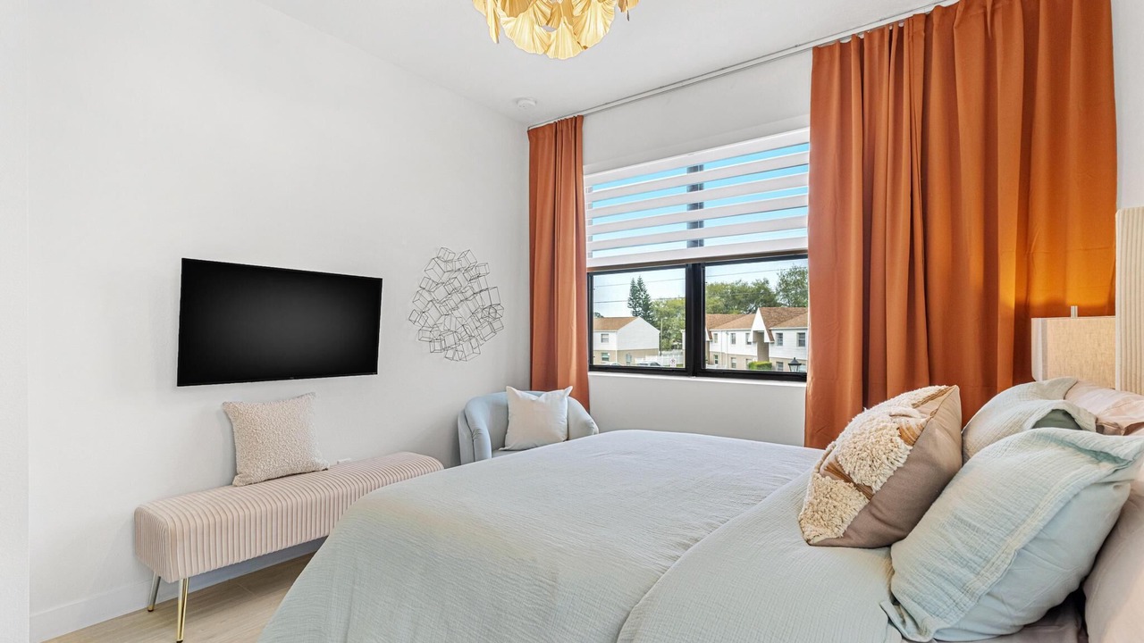 Photo of Bedroom in Pinecrest West Park