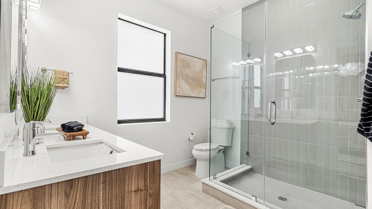 Photo of Bathroom in Pinecrest West Park