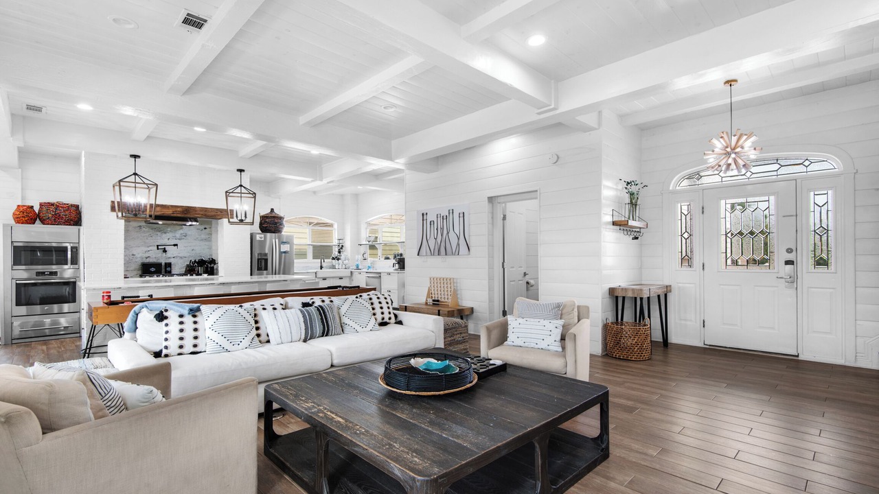 Photo of Livingroom in Crystal Shores