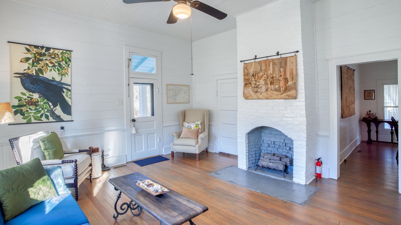 Photo of Livingroom in Waveland