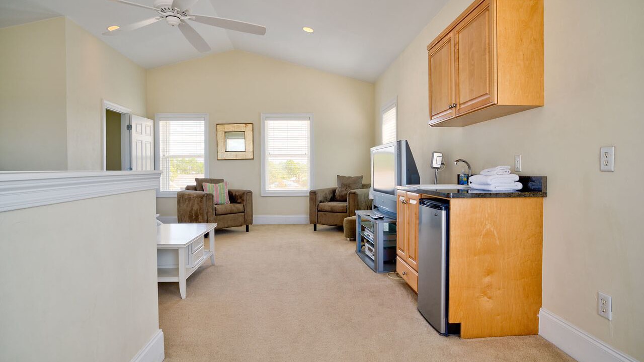 Photo of Livingroom in Lagoon Estates