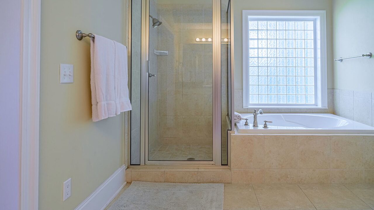 Photo of Bathroom in Lagoon Estates