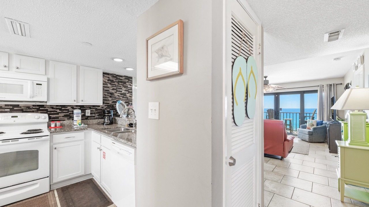 Photo of Kitchen in Lower Grand Lagoon