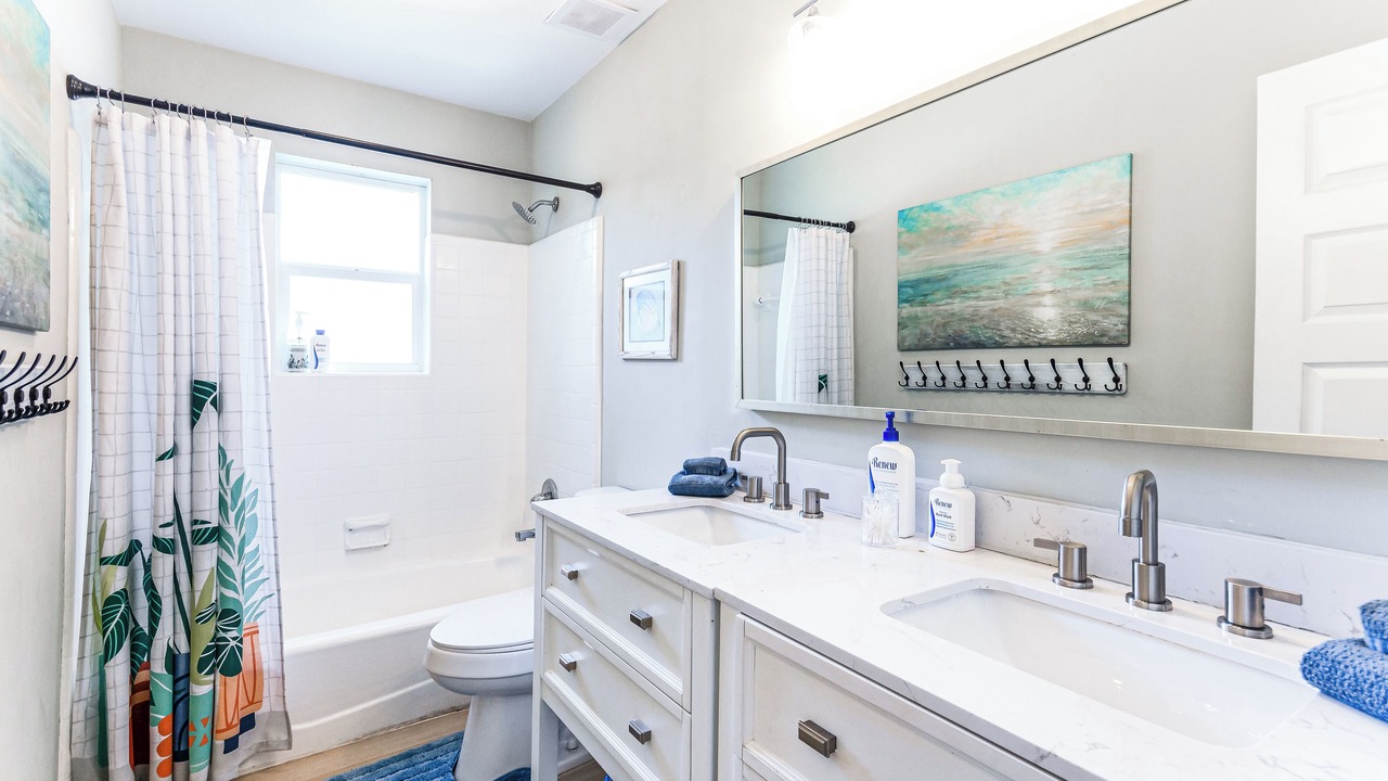 Photo of Bathroom in Myrtle Grove