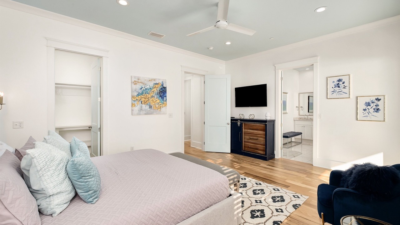 Photo of Bedroom in Laguna Beach Estates